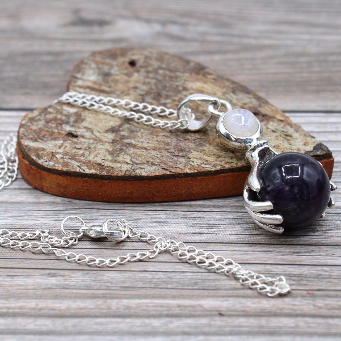 Gemstone Healing Hands Pendant Necklace - Amethyst - Free Pouch
